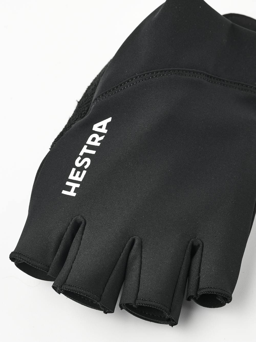 Spiro Short 5-finger in the color Black (2 of 5)