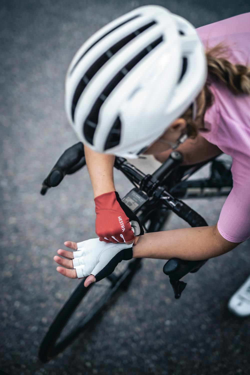 Spiro Short 5-finger in the color Rust / Light grey (3 of 9)