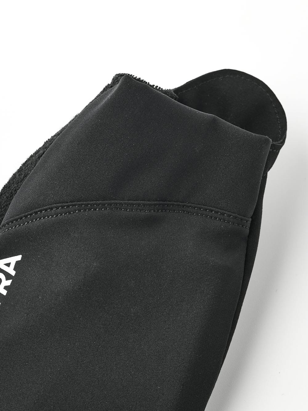 Spiro Short 5-finger in the color Black (4 of 5)