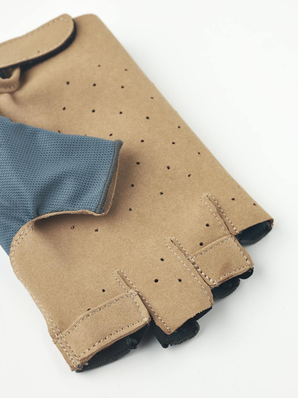 Ventair Short 5-finger in the color Petrol (3 of 8)