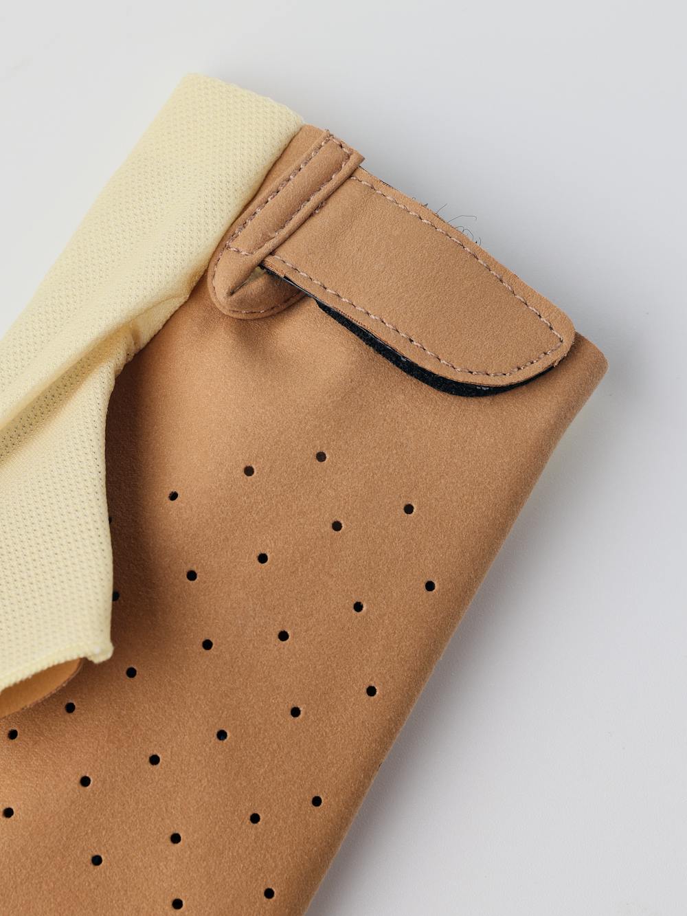 Ventair Short - 5 finger in der Farbe Pale yellow (2 oder 4)