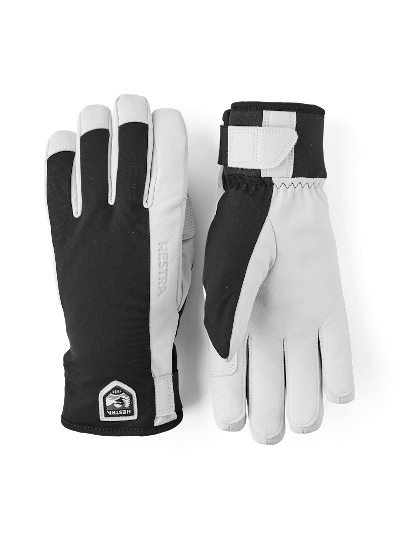 Flextron Motion Short 5-finger in the color Black & offwhite (1 of 6)