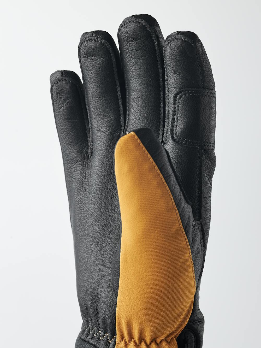 Flextron Motion Short 5-finger in the color Mustard / black (6 of 6)
