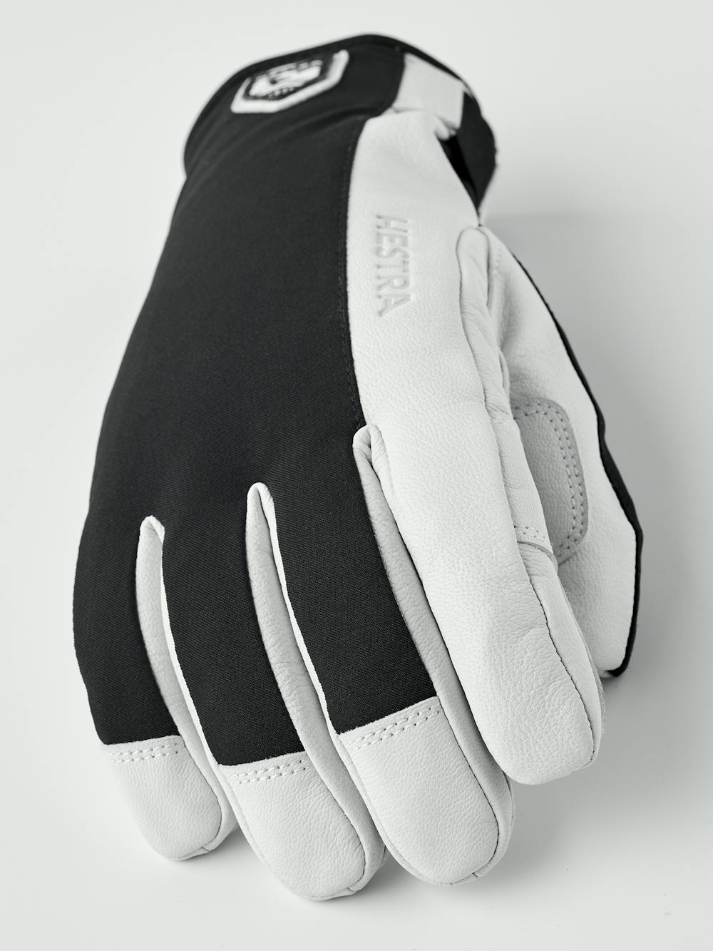 Flextron Motion Short 5-finger in the color Black & offwhite (4 of 6)