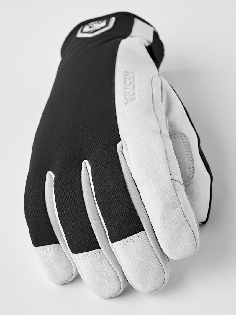 Flextron Motion Short 5-finger in the color Black & offwhite (4 of 6)
