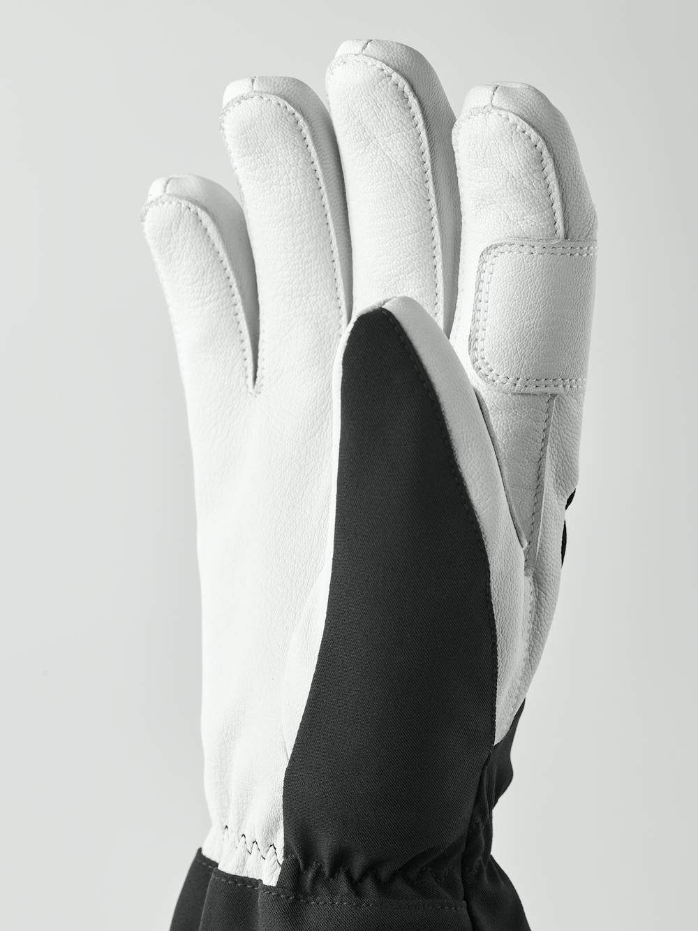 Flextron Motion 5-finger in the color Black & offwhite (5 of 5)