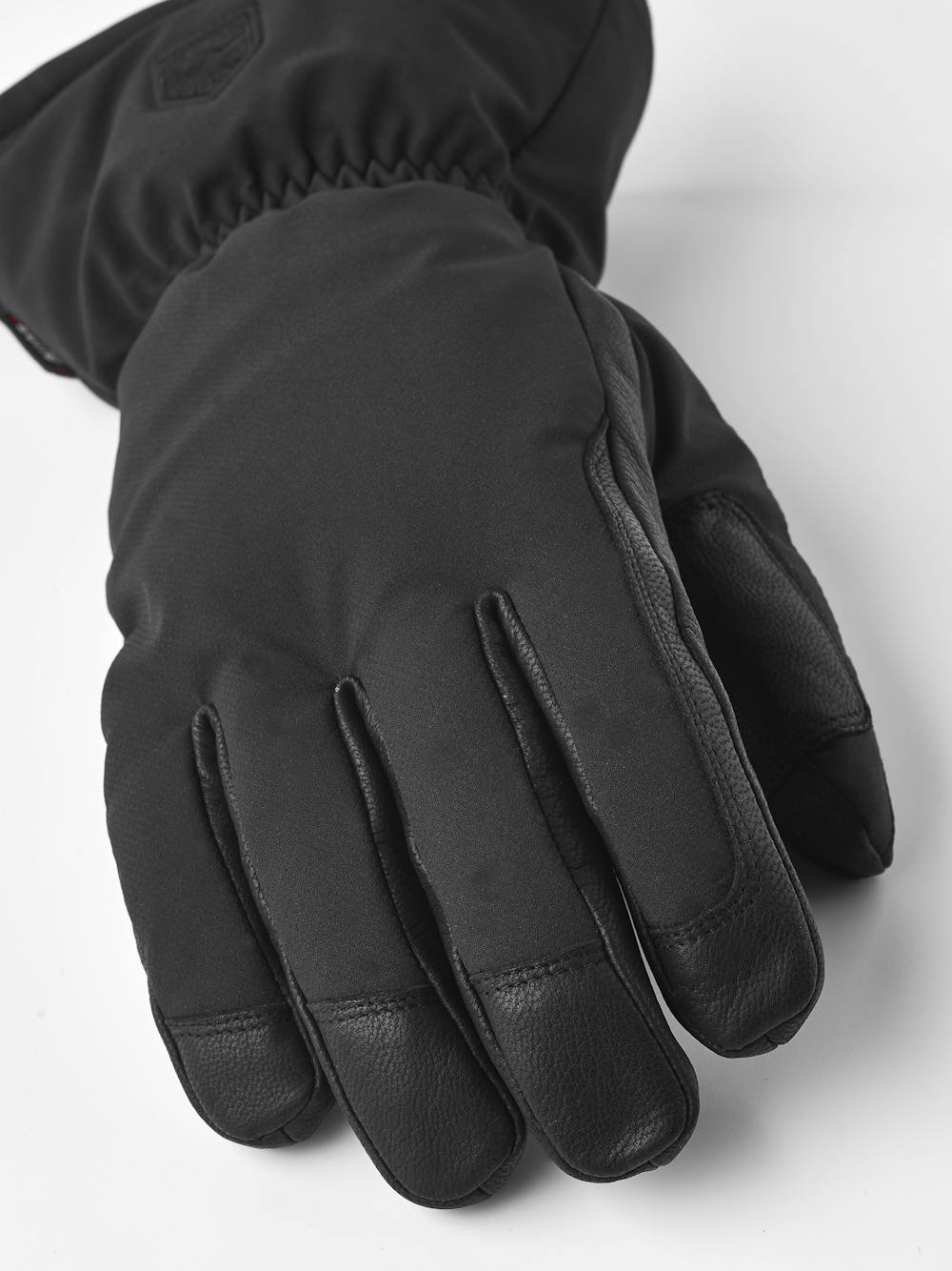 Mist 5-finger in the color Black (5 of 6)