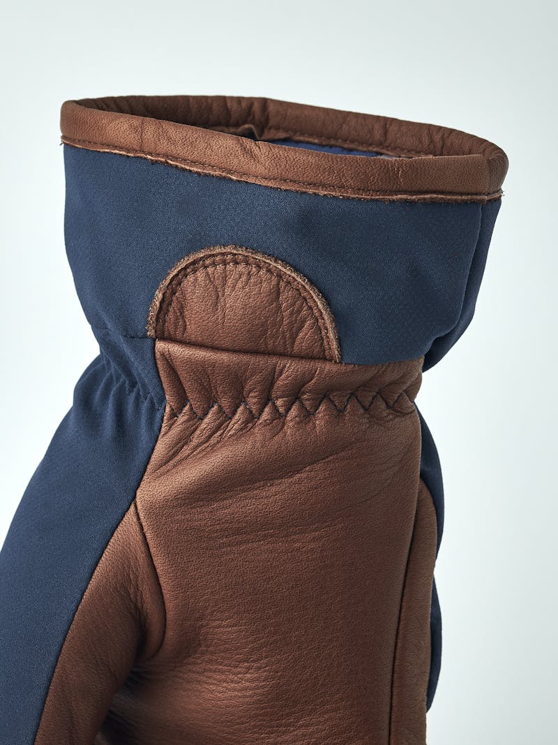 Vemdalen CZone 5-finger in the color Navy (5 of 6)