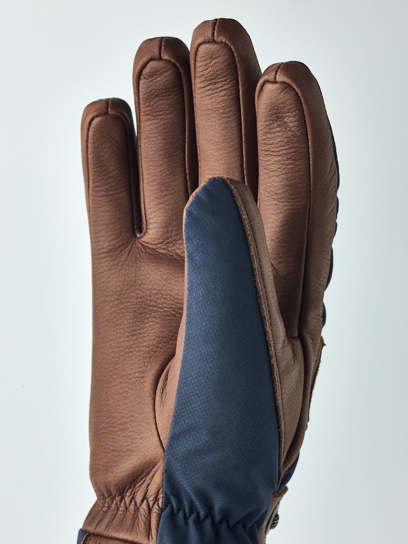 Vemdalen CZone 5-finger in the color Navy (6 of 6)