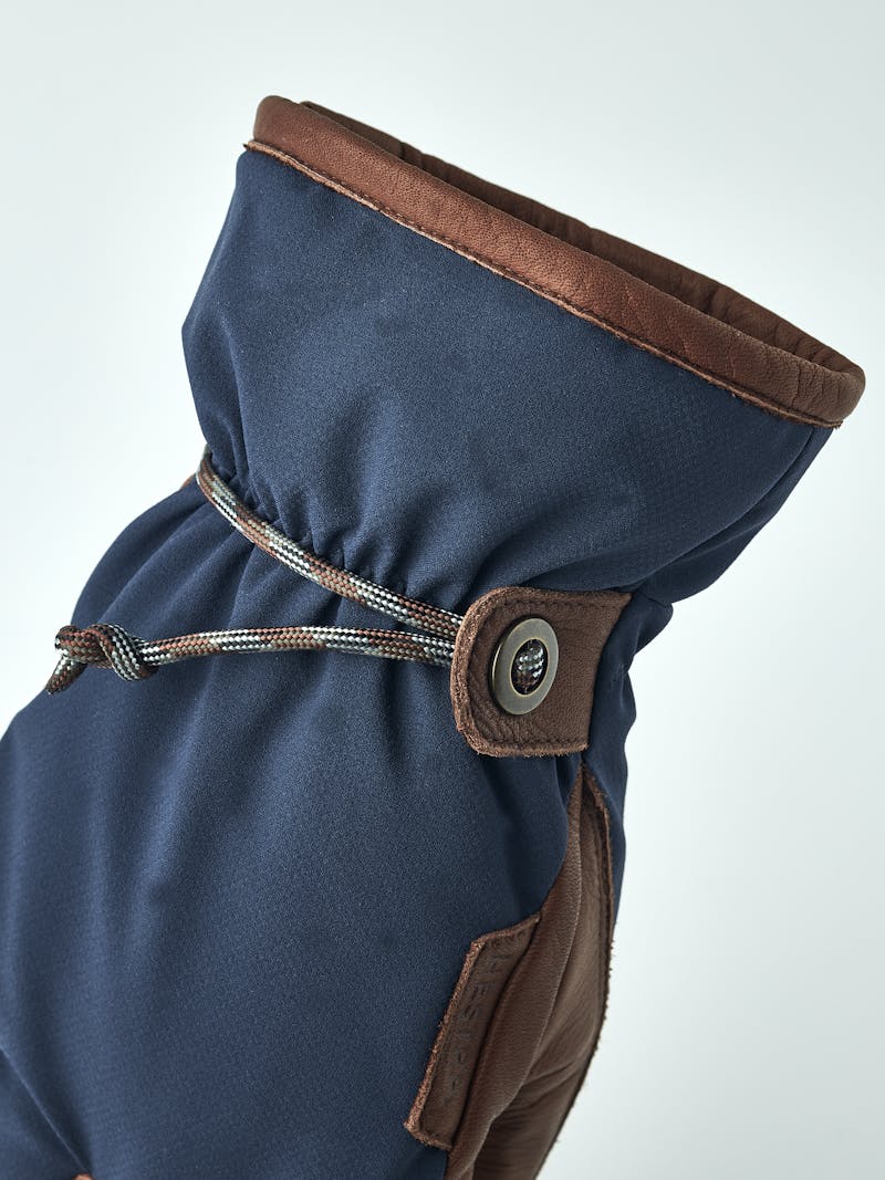 Vemdalen CZone 5-finger in the color Navy (4 of 6)