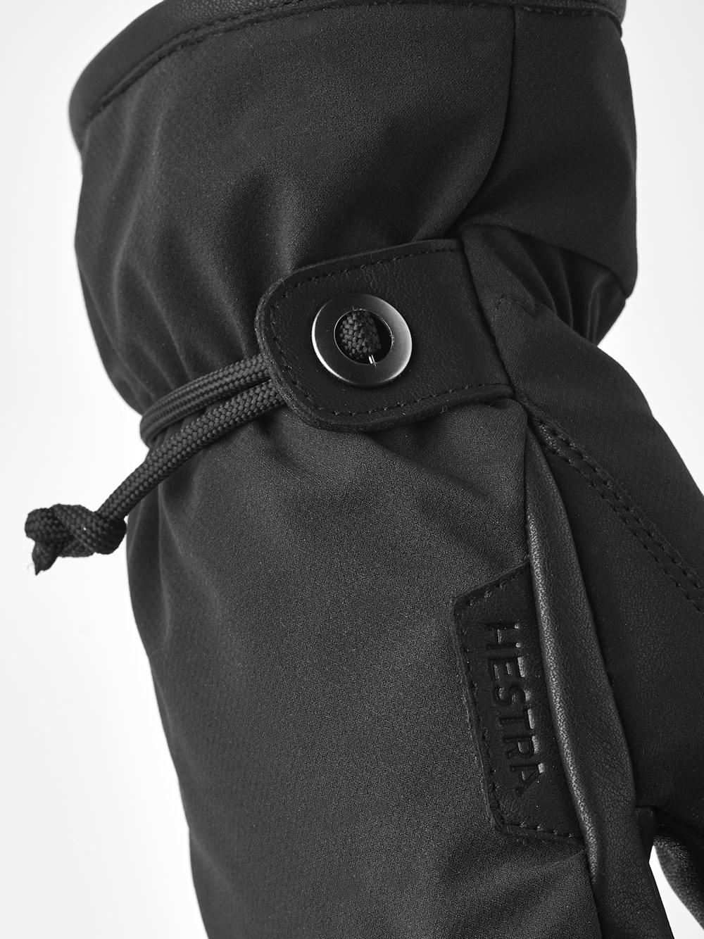 Vemdalen CZone 5-finger in the color Black (4 of 6)