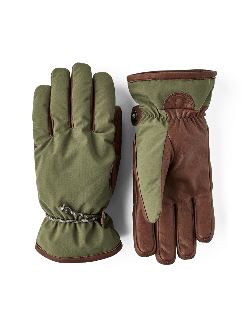 Vemdalen CZone 5-finger in the color Olive (1 of 5)