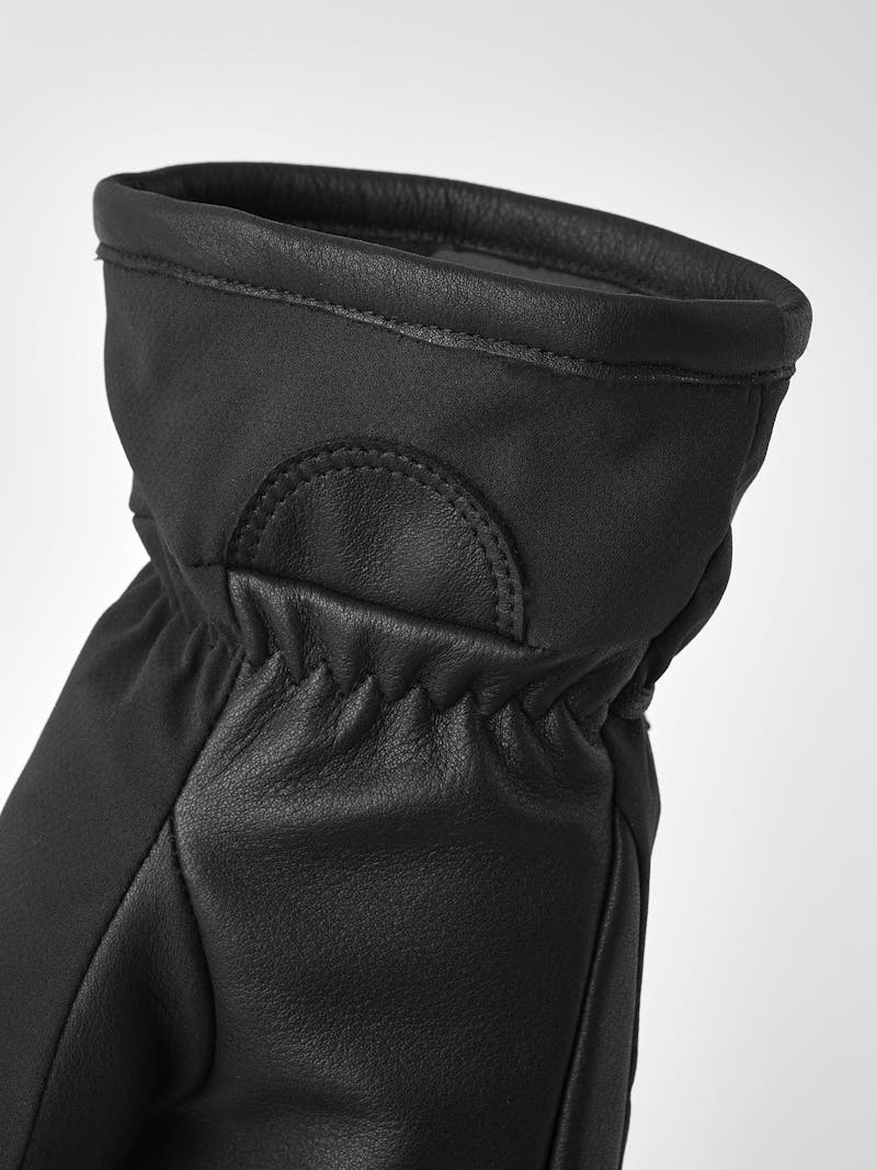 Vemdalen CZone Mitt in der Farbe Schwarz (6 oder 6)