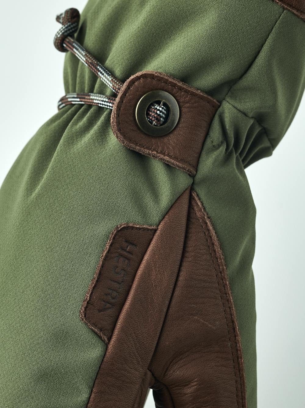 Vemdalen CZone Mitt in the color Olive (6 of 6)