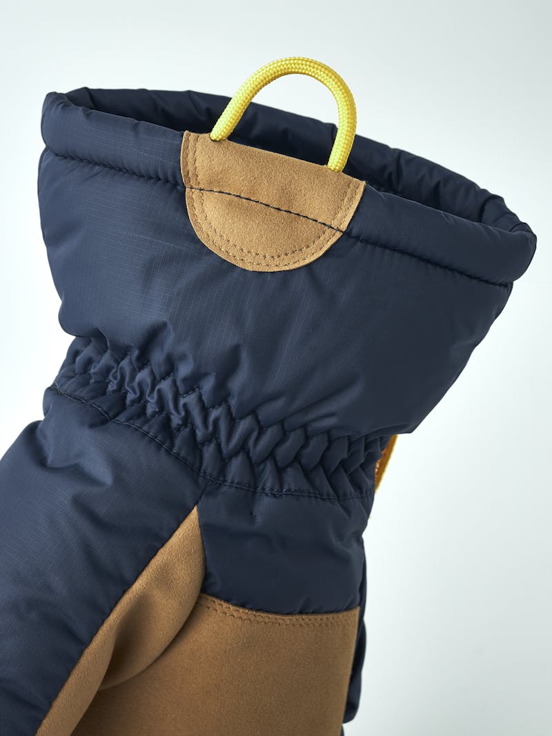 Kiruna Mitt in the color Navy (2 of 5)