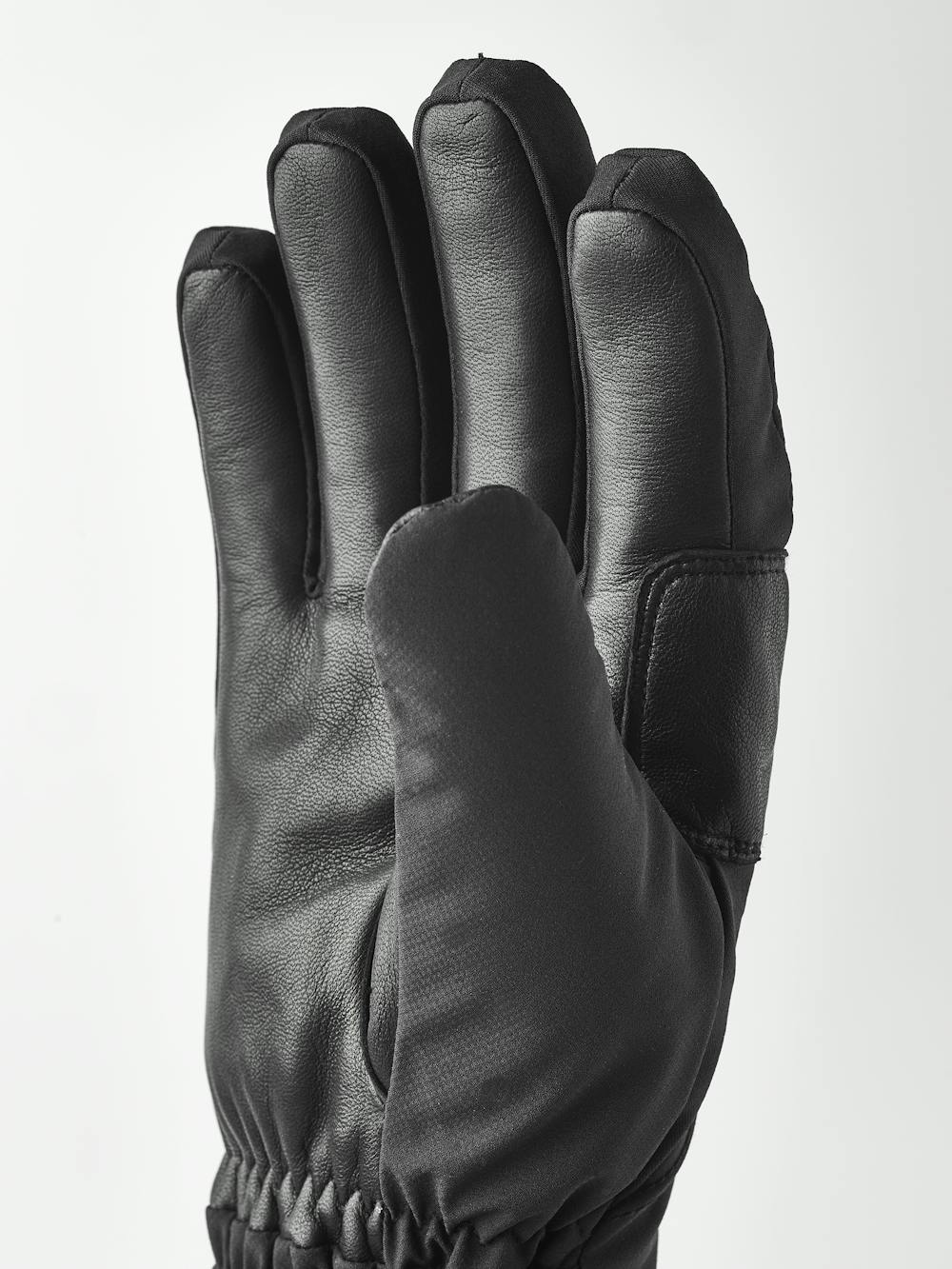 CZone Mellow 5-finger in the color Black (3 of 5)