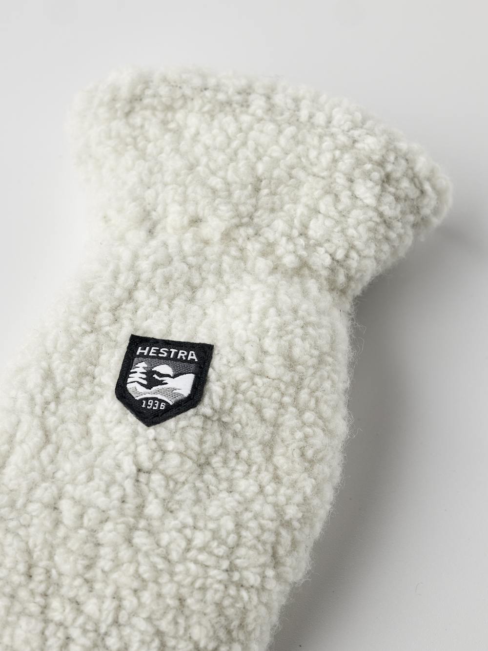 Paw Mitt i färgen Offwhite (2 av 3)