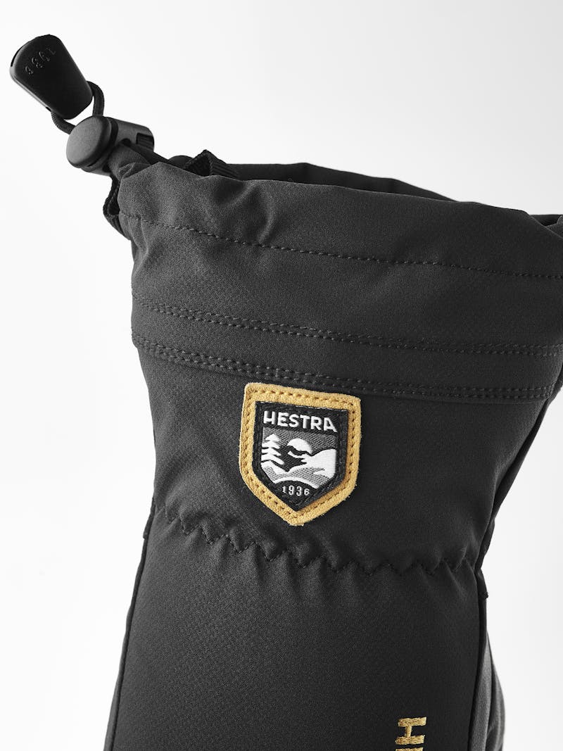 Heli Mistral Jr Mitt in the color Black (7 of 7)