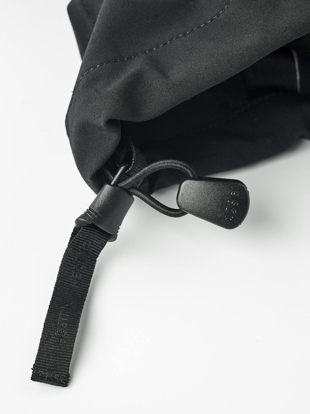 Seam Sealed Shell Mitt in the color Black (4 of 6)