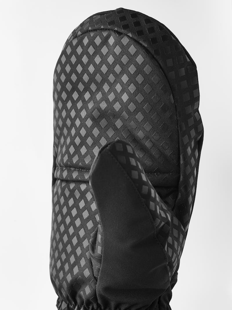 Sarek Over Mitt in the color Black (5 of 7)