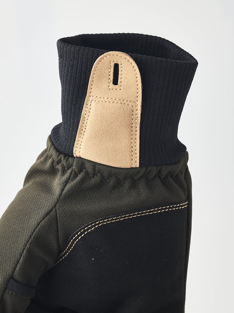 Windbreaker Pull Over Mitt in the color Dark forest (5 of 8)