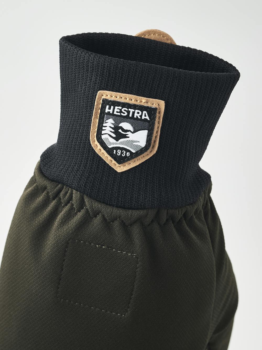 Windbreaker Pull Over Mitt in the color Dark forest (6 of 8)