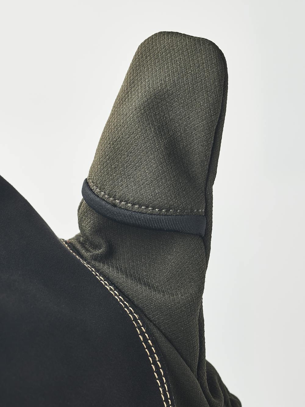 Windbreaker Pull Over Mitt in the color Dark forest (8 of 8)