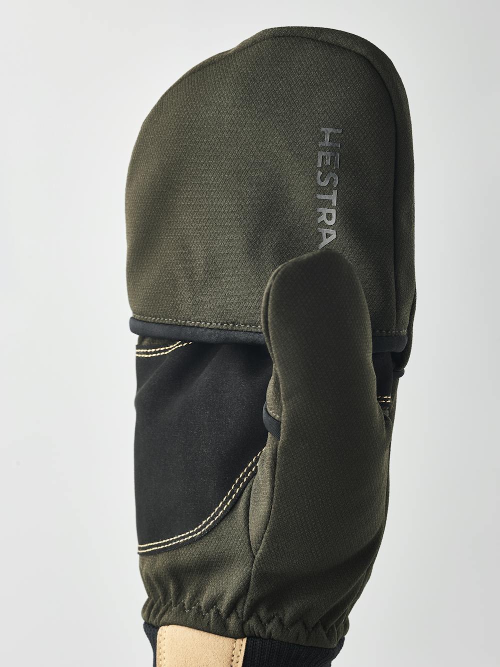 Windbreaker Pull Over Mitt in the color Dark forest (3 of 8)