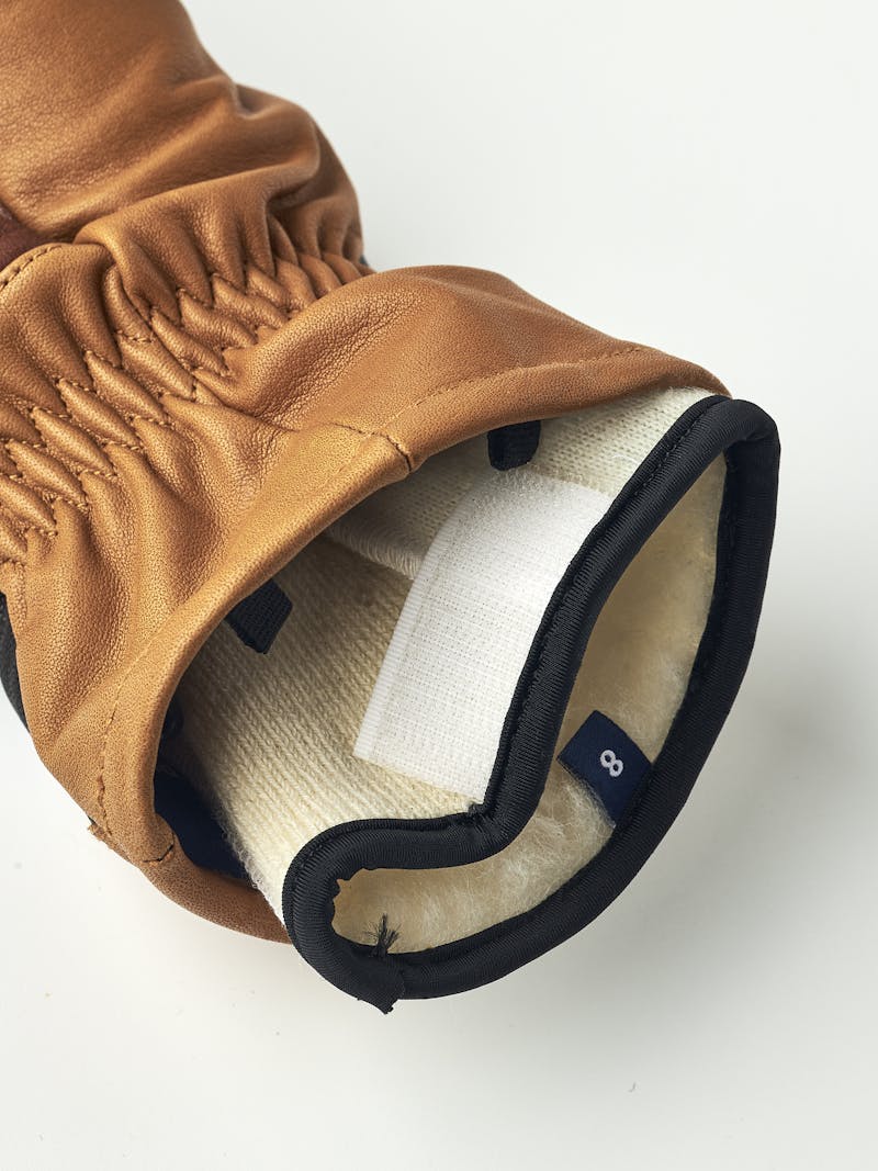 reMix Mitt in the color Brown/cork (2 of 5)