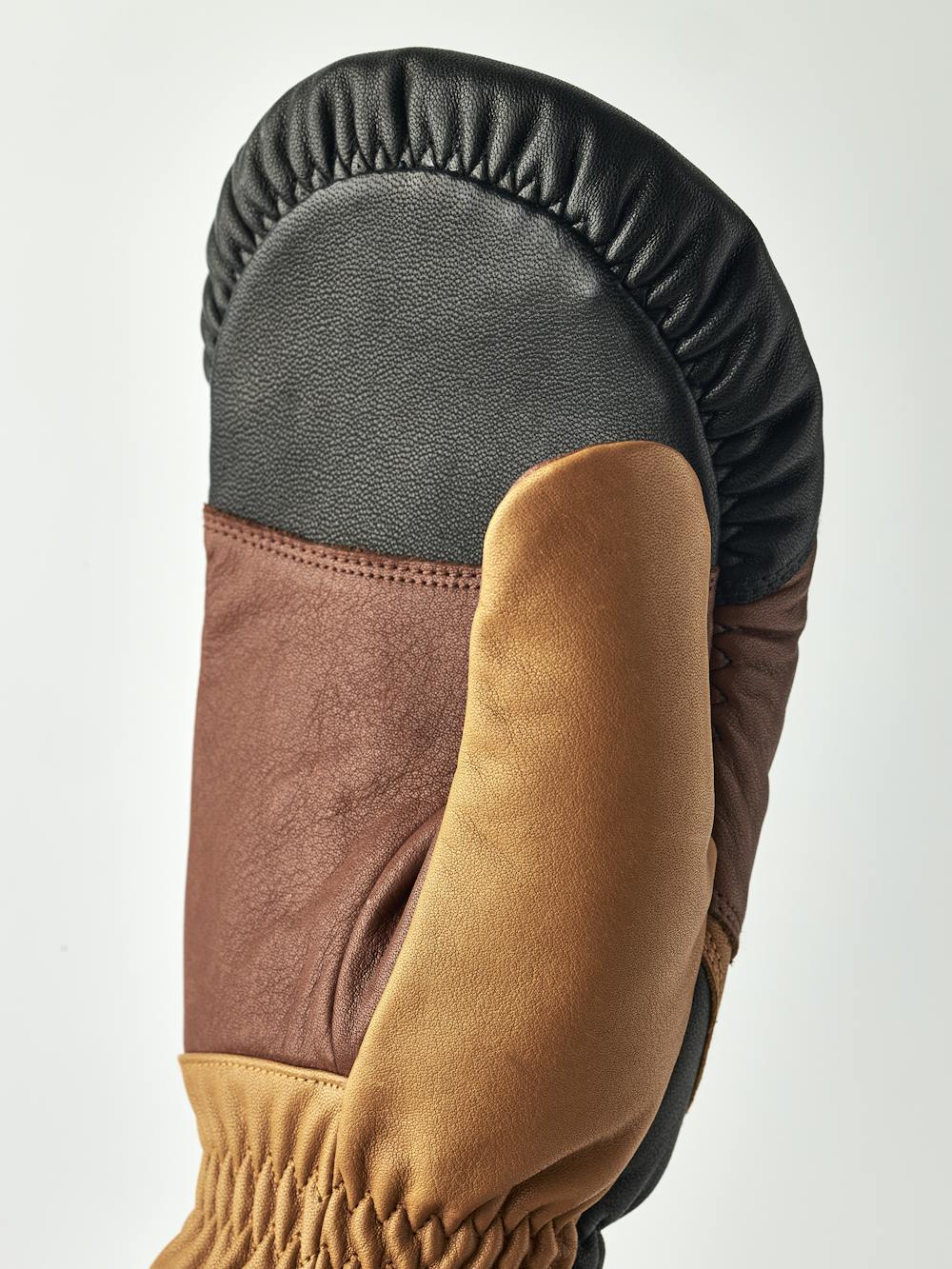 reMix Mitt in the color Brown/cork (4 of 5)
