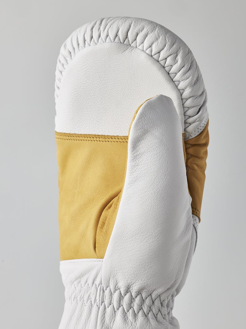 reMix Mitt in the color Tan/offwhite (3 of 5)