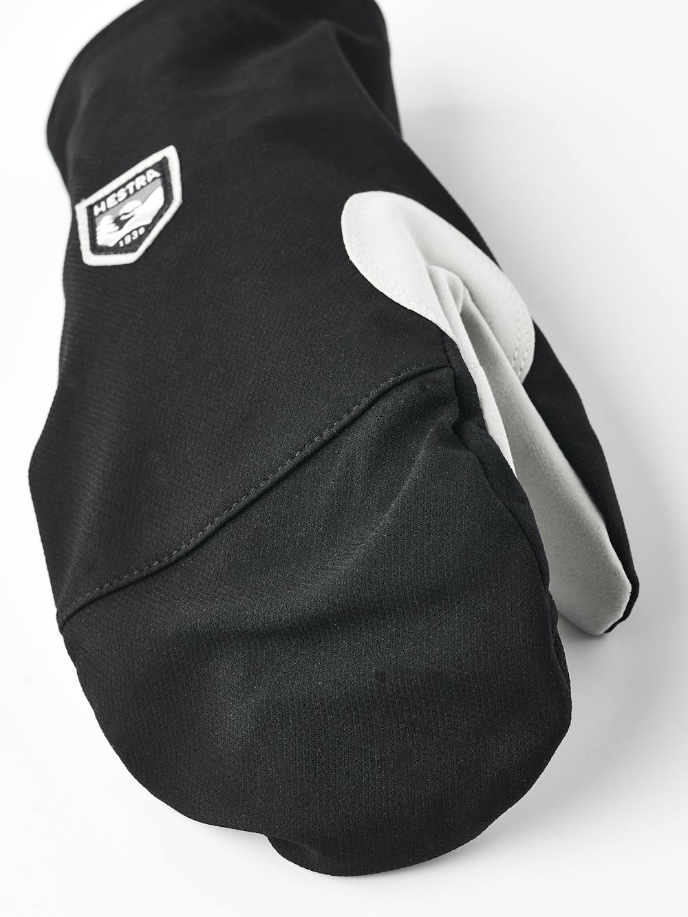 XC Over Mitt in the color Black (6 of 6)