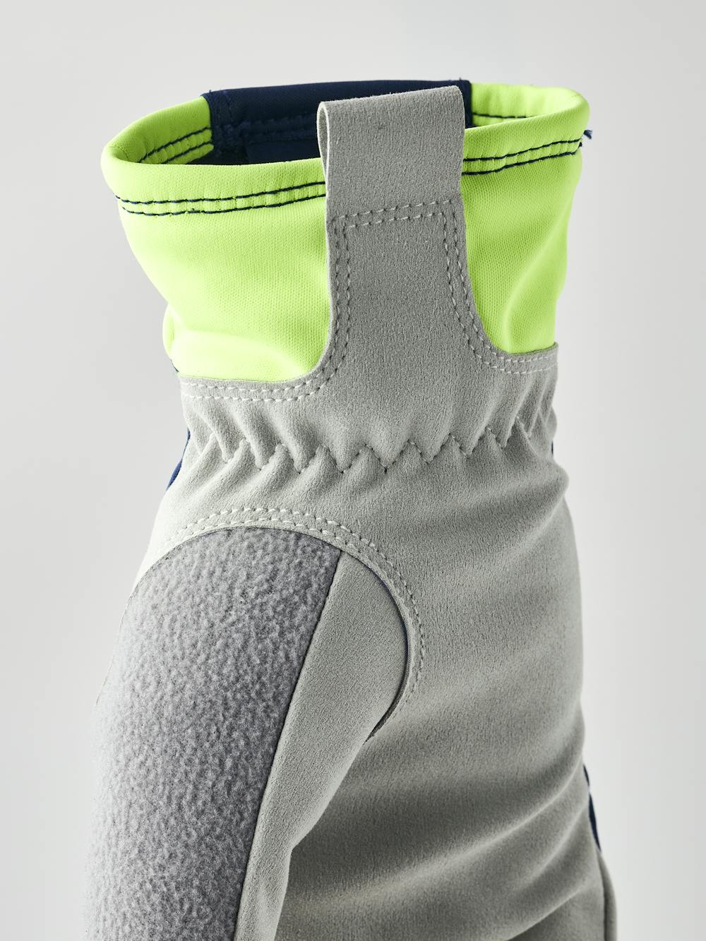 Women´s XC Primaloft 5-finger in the color Navy/light grey (5 of 5)