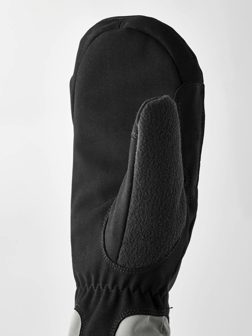 Women´s XC Primaloft Mitt in the color Black (4 of 5)