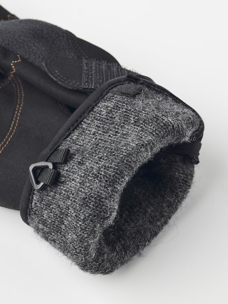 Ergo Grip Wool Touring 5-finger i färgen Dark forest & svart (3 av 6)
