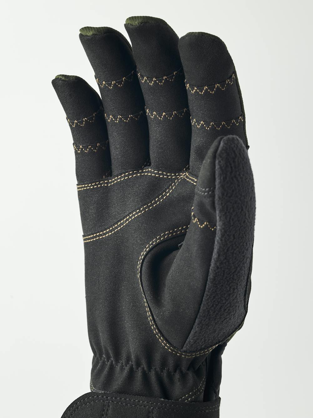 Ergo Grip Wool Touring 5-finger in the color Dark Forest/Black (5 of 6)