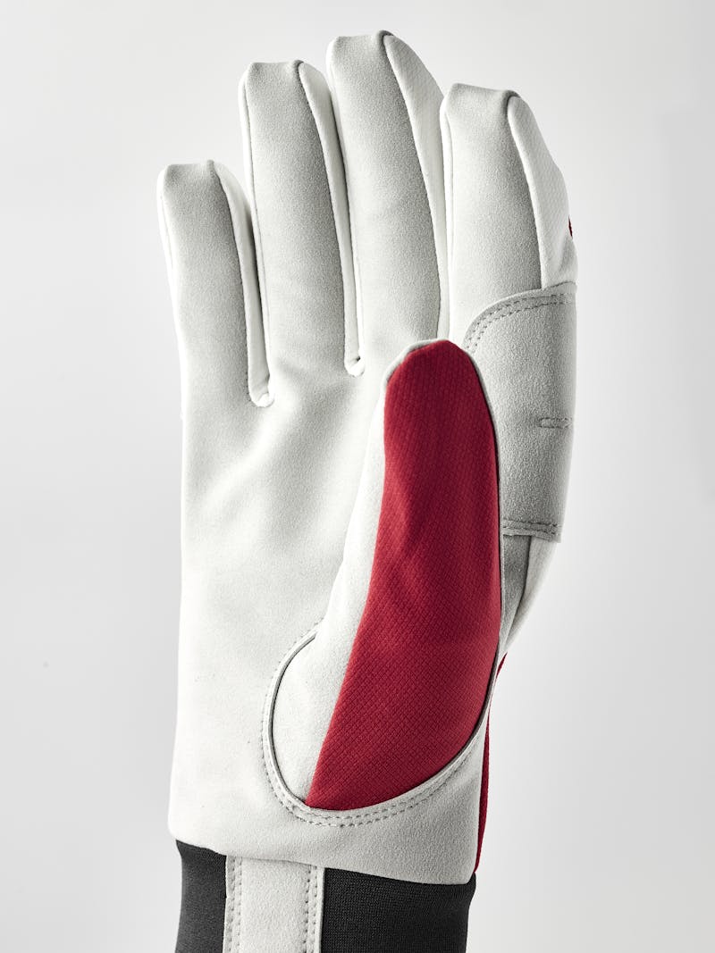 XC Tracker 5-finger in the color Red (3 of 5)