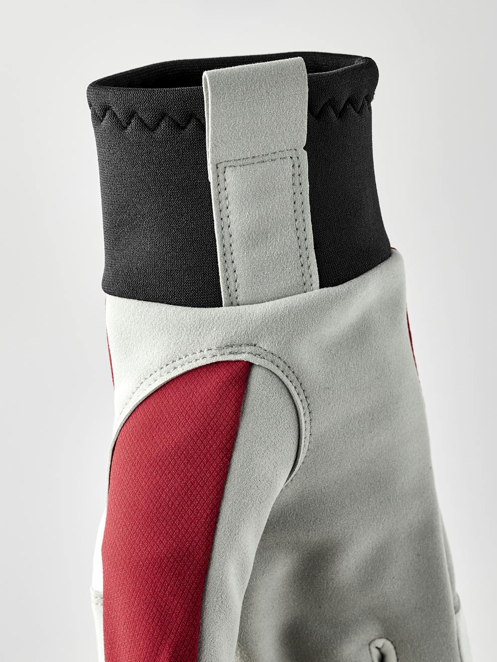 XC Tracker 5-finger in the color Red (4 of 5)