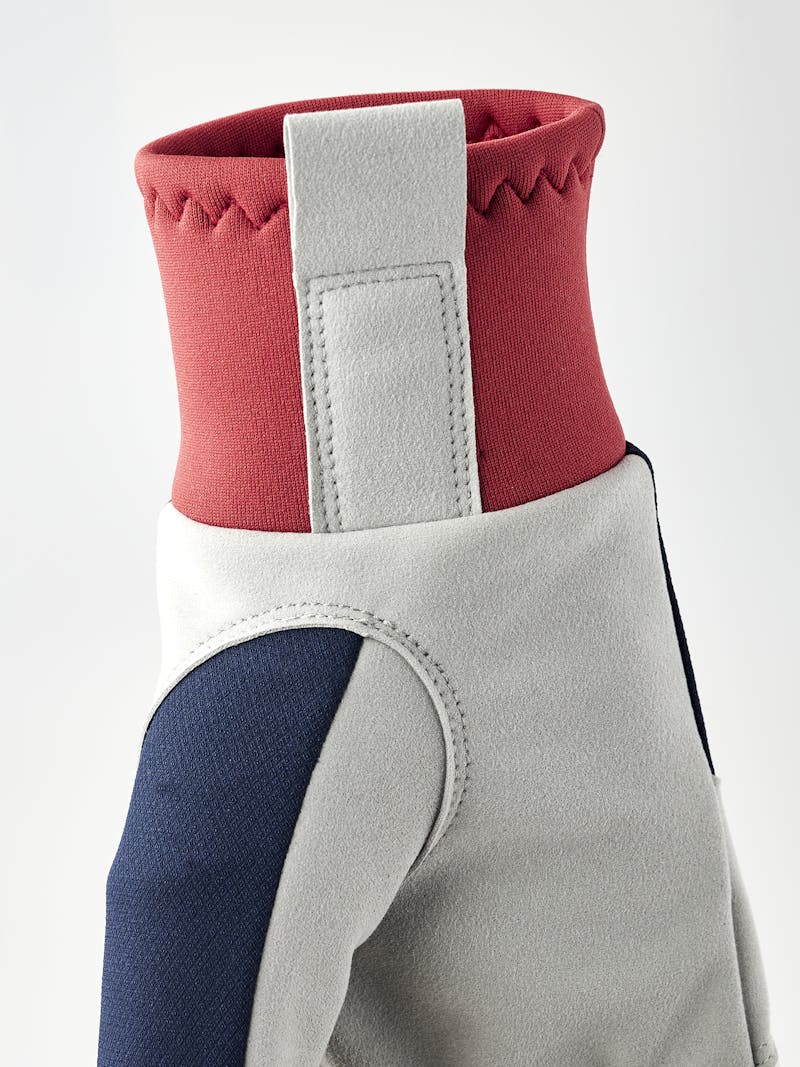 XC Tracker 5-finger in the color Navy (5 of 5)