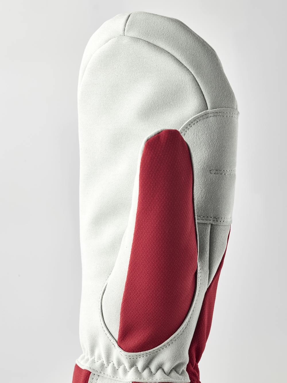 XC Tracker Mitt in the color Red (3 of 5)