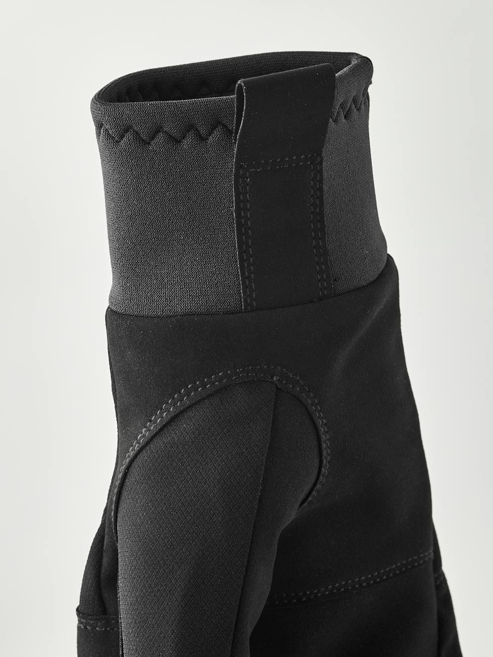 XC Tracker 3-finger in the color Black (5 of 5)