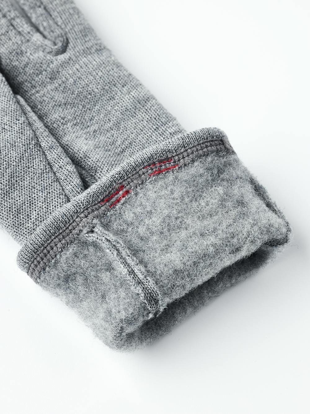 Gravita Merino Liner 5-finger in the color Grey (3 of 6)