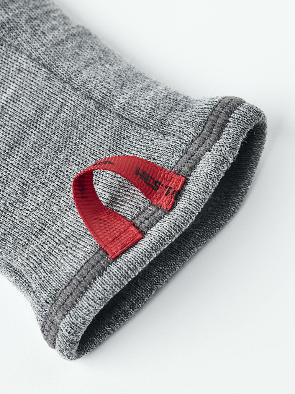 Gravita Merino Liner 5-finger in the color Grey (2 of 6)