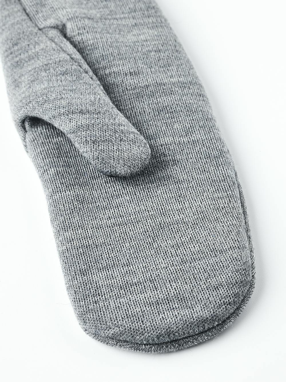Gravita Merino Liner Mitt in the color Grey (3 of 6)