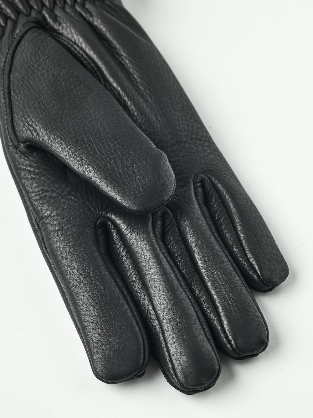 Tiril in the color Black (6 of 6)