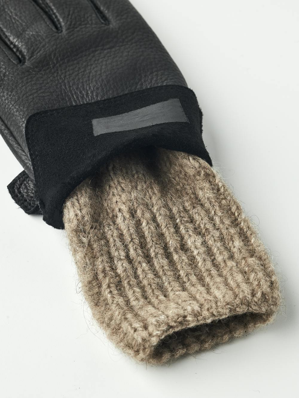 Tiril in the color Black (5 of 6)