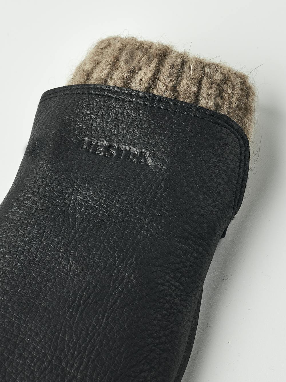 Tiril in the color Black (3 of 6)