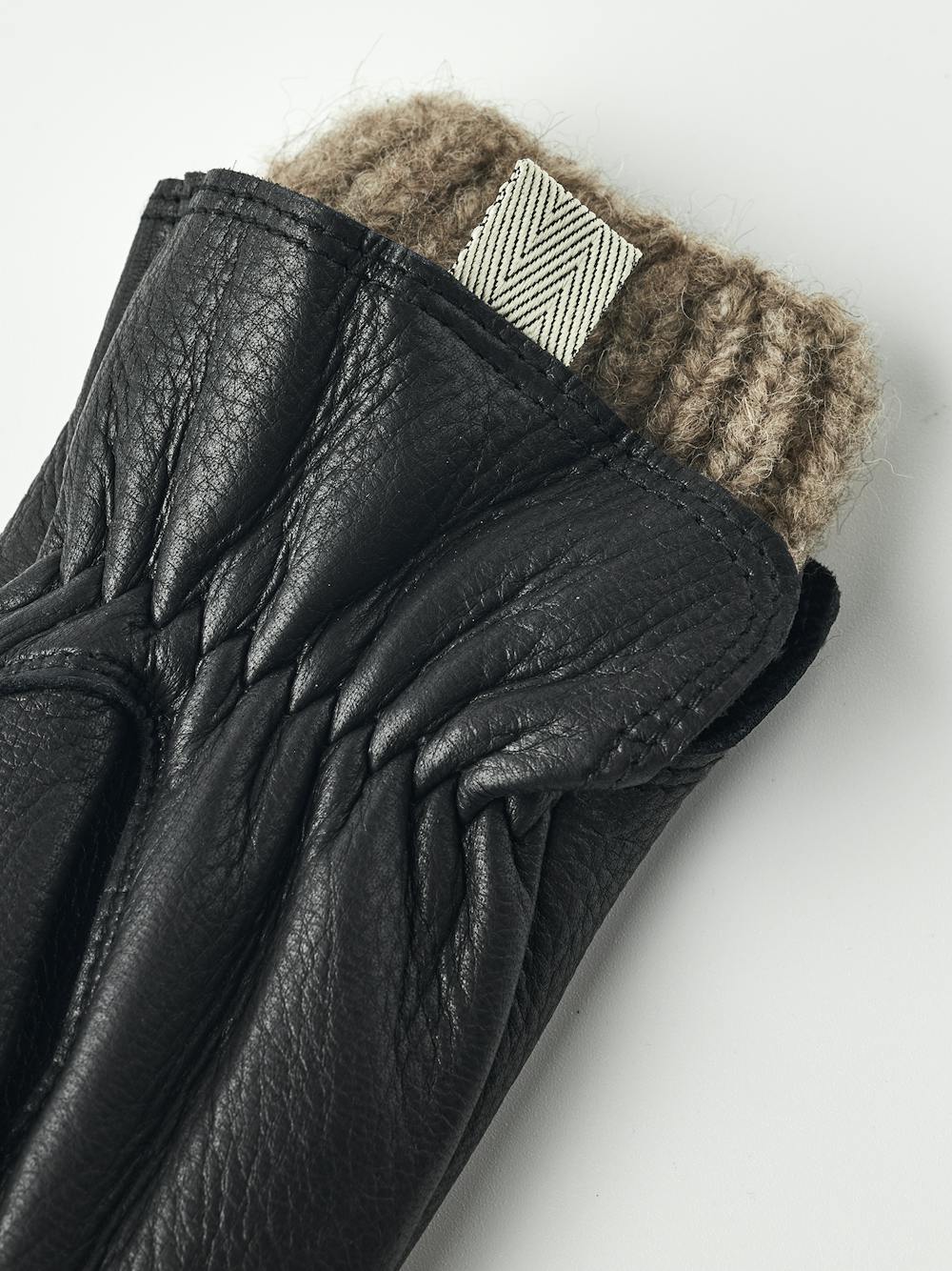 Tiril in the color Black (2 of 6)