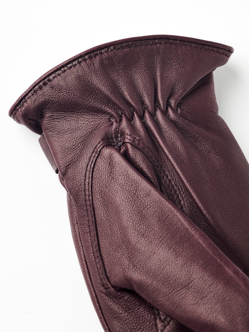 Menja in the color Bordeaux (5 of 6)