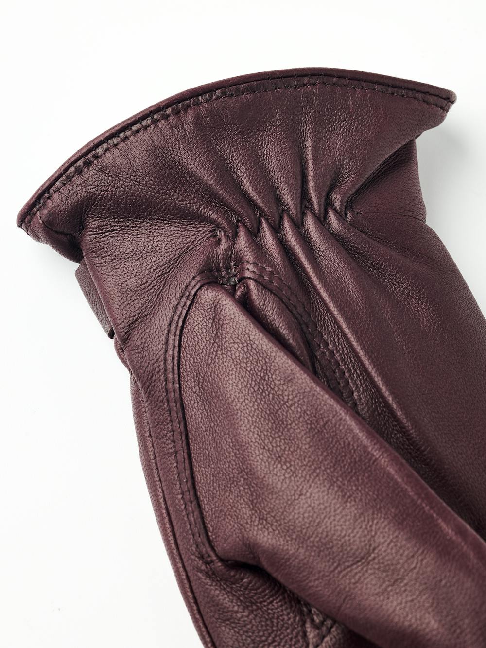 Menja in the color Bordeaux (5 of 6)